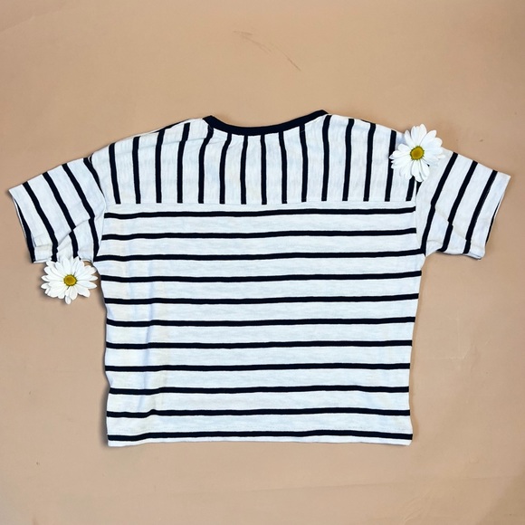 Roxy navy and white stripped short sleeved cropped top - Picture 2 of 8